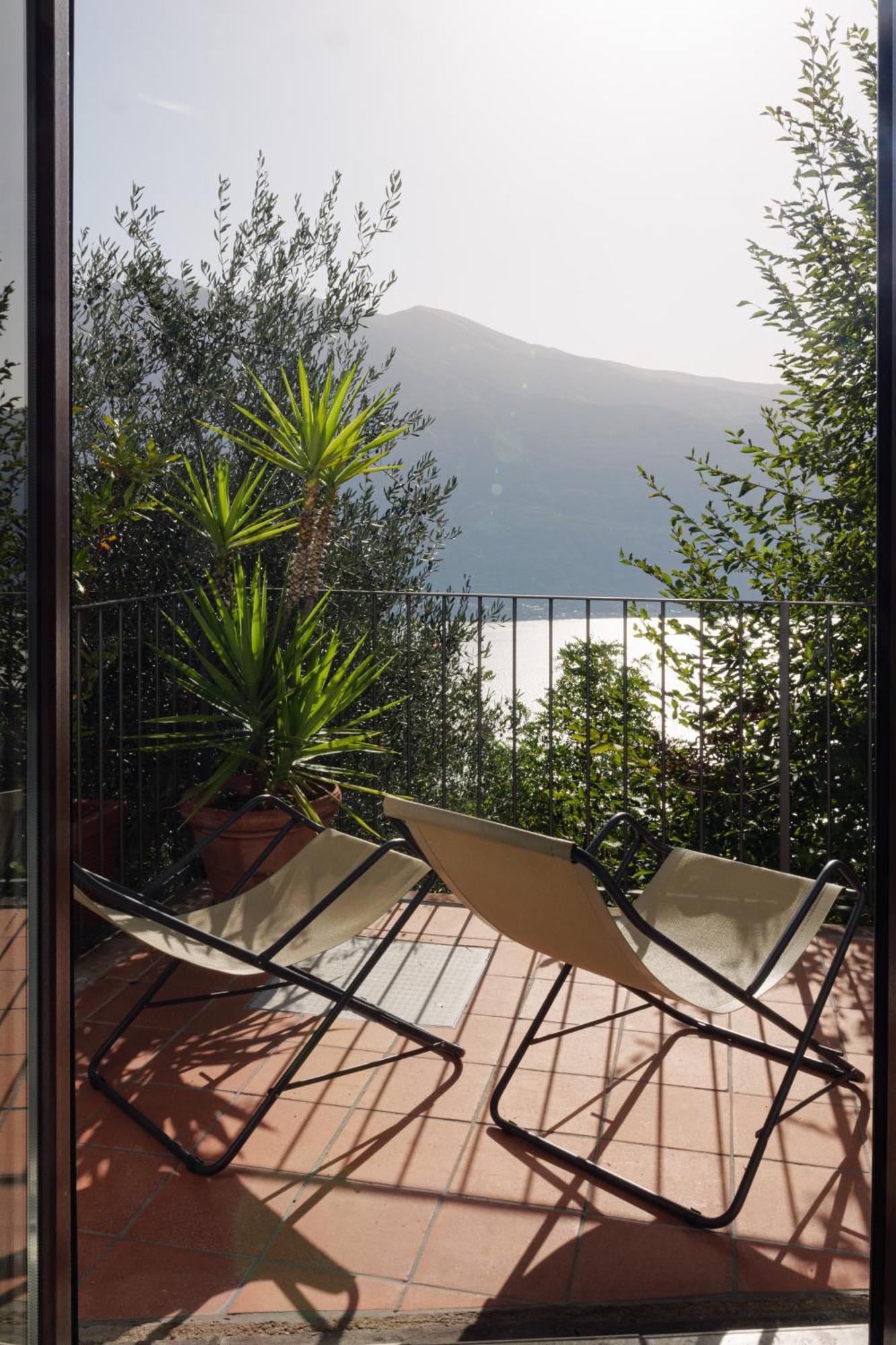 Casa Navla' Appartamenti "Ulivi"- "Fiori" -"Velieri"-"Luna"-"Nido"-"Taverna" Tignale Esterno foto
