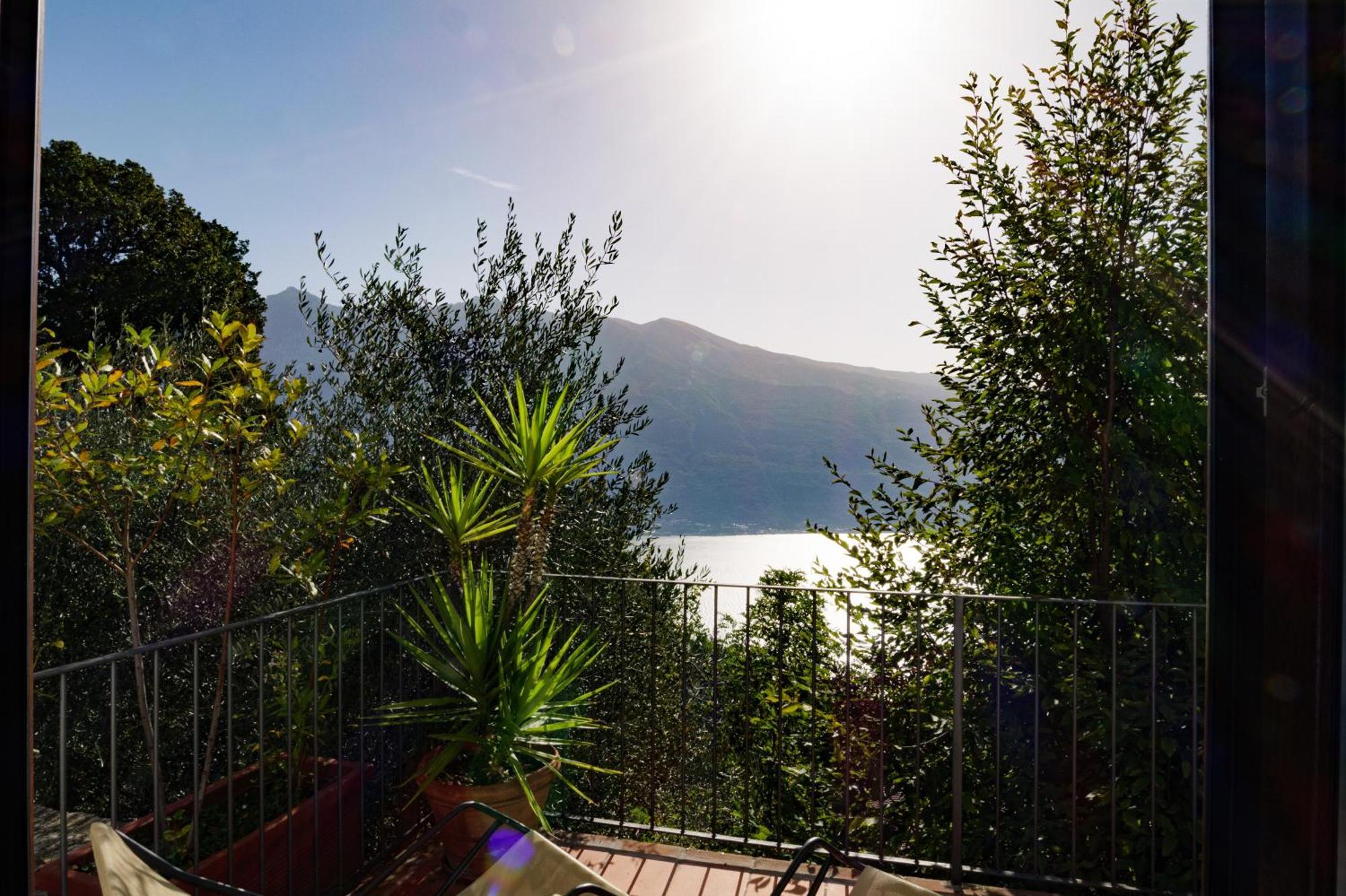 Casa Navla' Appartamenti "Ulivi"- "Fiori" -"Velieri"-"Luna"-"Nido"-"Taverna" Tignale Esterno foto