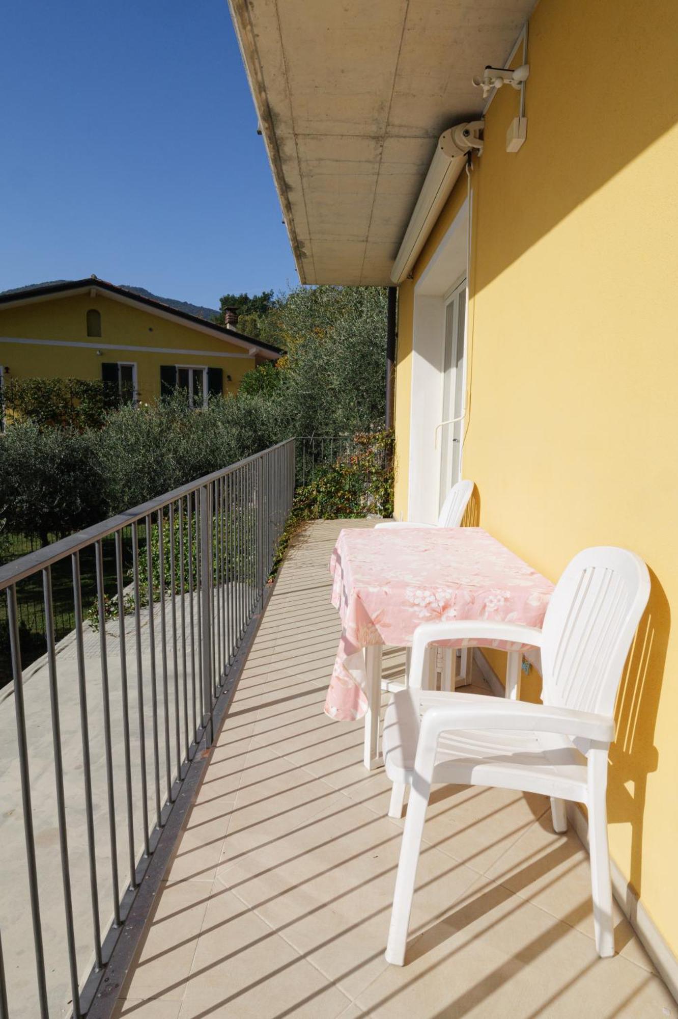 Casa Navla' Appartamenti "Ulivi"- "Fiori" -"Velieri"-"Luna"-"Nido"-"Taverna" Tignale Esterno foto