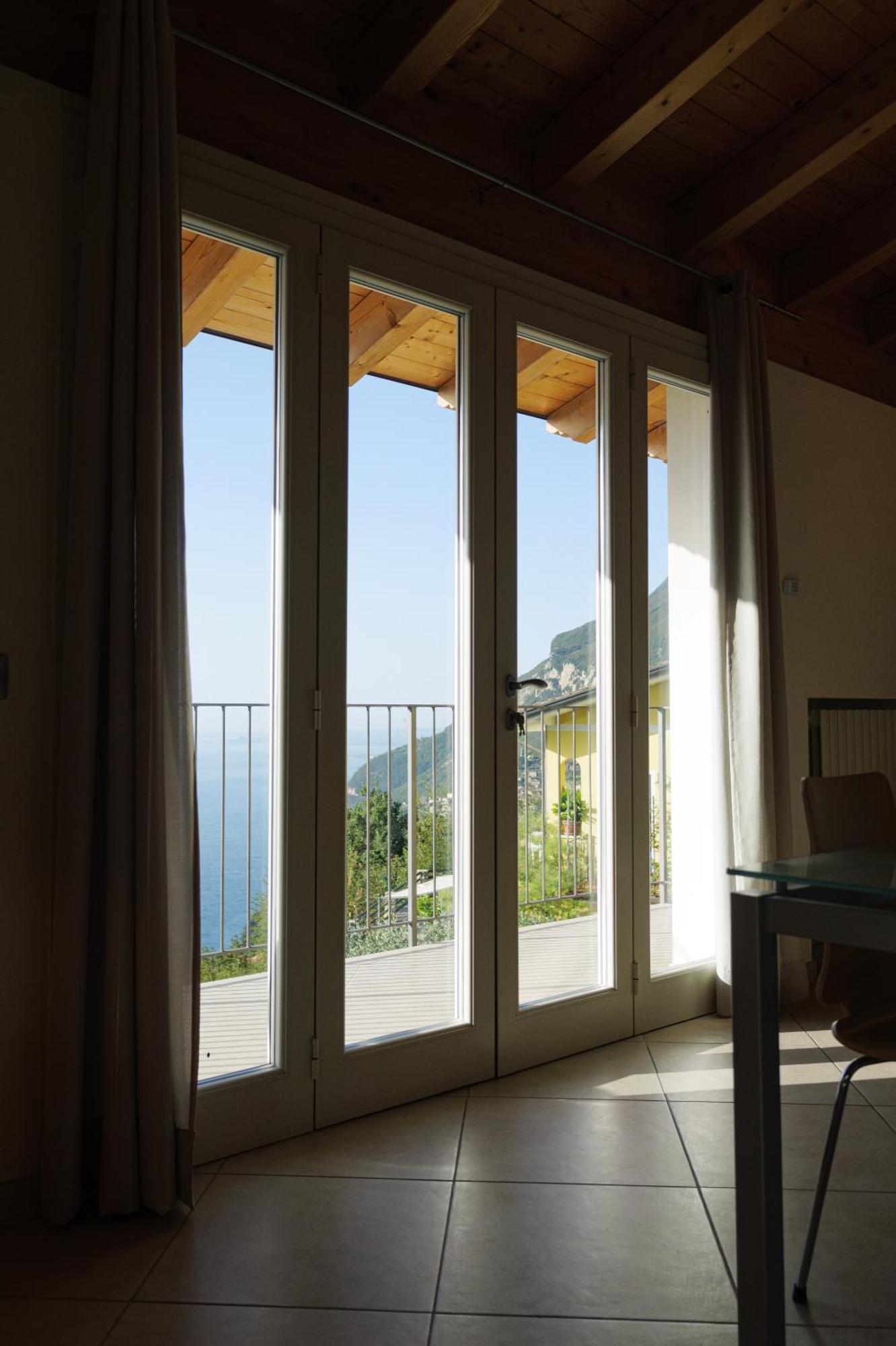 Casa Navla' Appartamenti "Ulivi"- "Fiori" -"Velieri"-"Luna"-"Nido"-"Taverna" Tignale Esterno foto